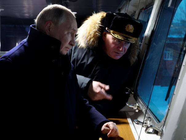 Putin prisustvovao ceremoniji podizanja zastave za dvije nuklearne podmornice