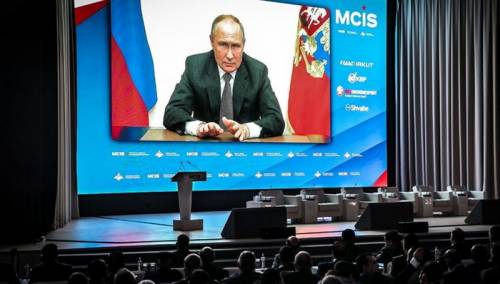 Putin: Zapad koristi Ukrajince kao topovsko meso