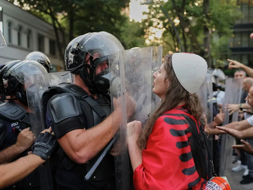 Rama najavio kazne do 5.500 eura za uništavanje imovine tokom protesta u Albaniji