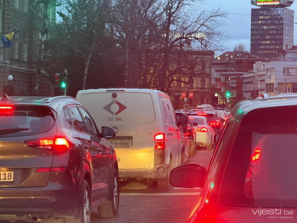 Ramazan za volanom: Kako pobijediti iftarske saobraćajne špice