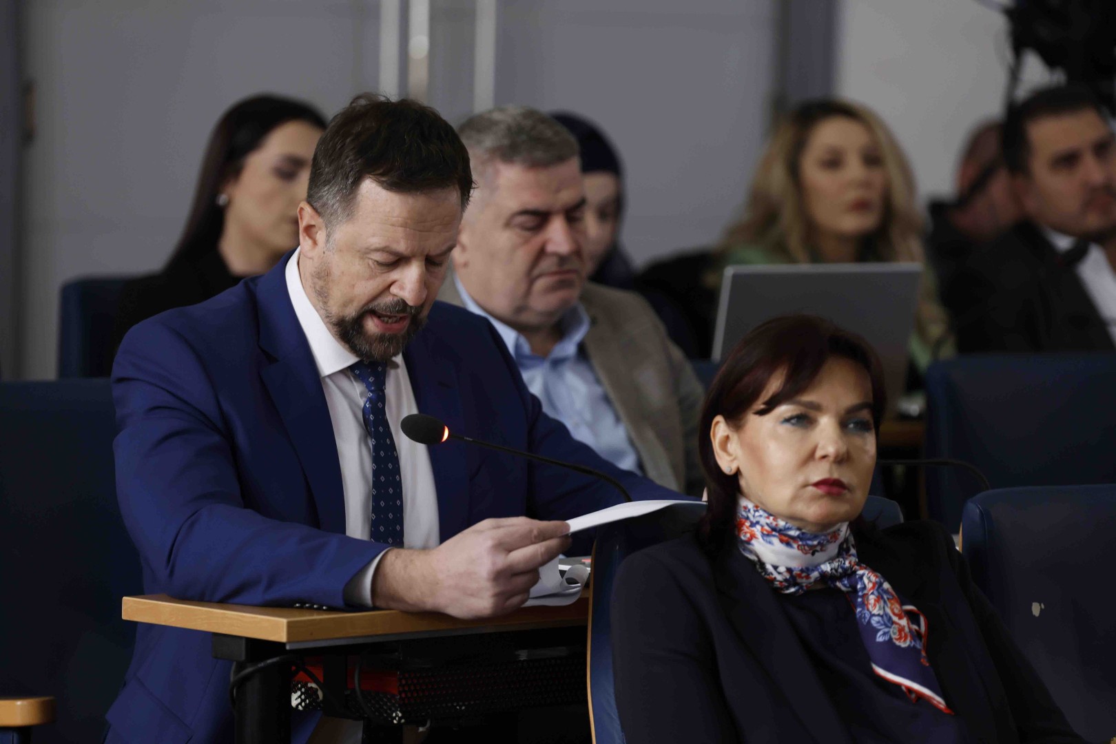 Rasprava se rasplamsala: Opozicija i vlast o ostavci Uka