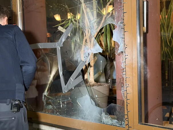 Razbijeni prozori na izraelskom restoranu u Münchenu
