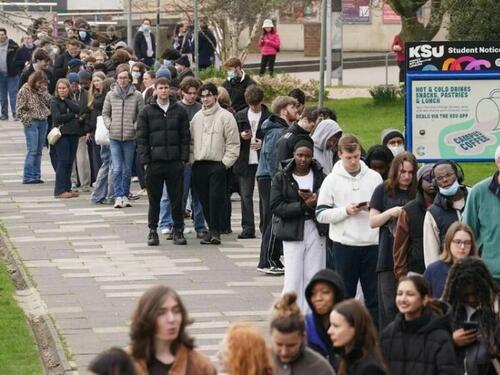 Redovi za antibiotike nakon izbijanja invazivne bolesti: Pod nadzorom 30.000 ljudi