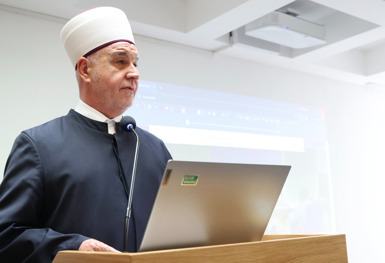 Reis Kavazović: Na islamofobiju odgovoriti znanjem, istraživanjem i otvorenim dijalogom
