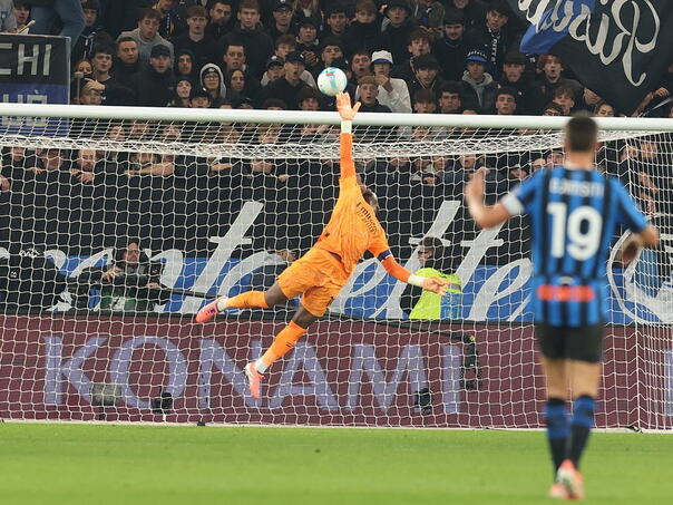 Remi Atalante i Milana u derbiju kola