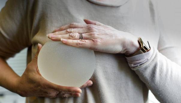 Rijedak oblik karcinoma zbog implantata u grudima