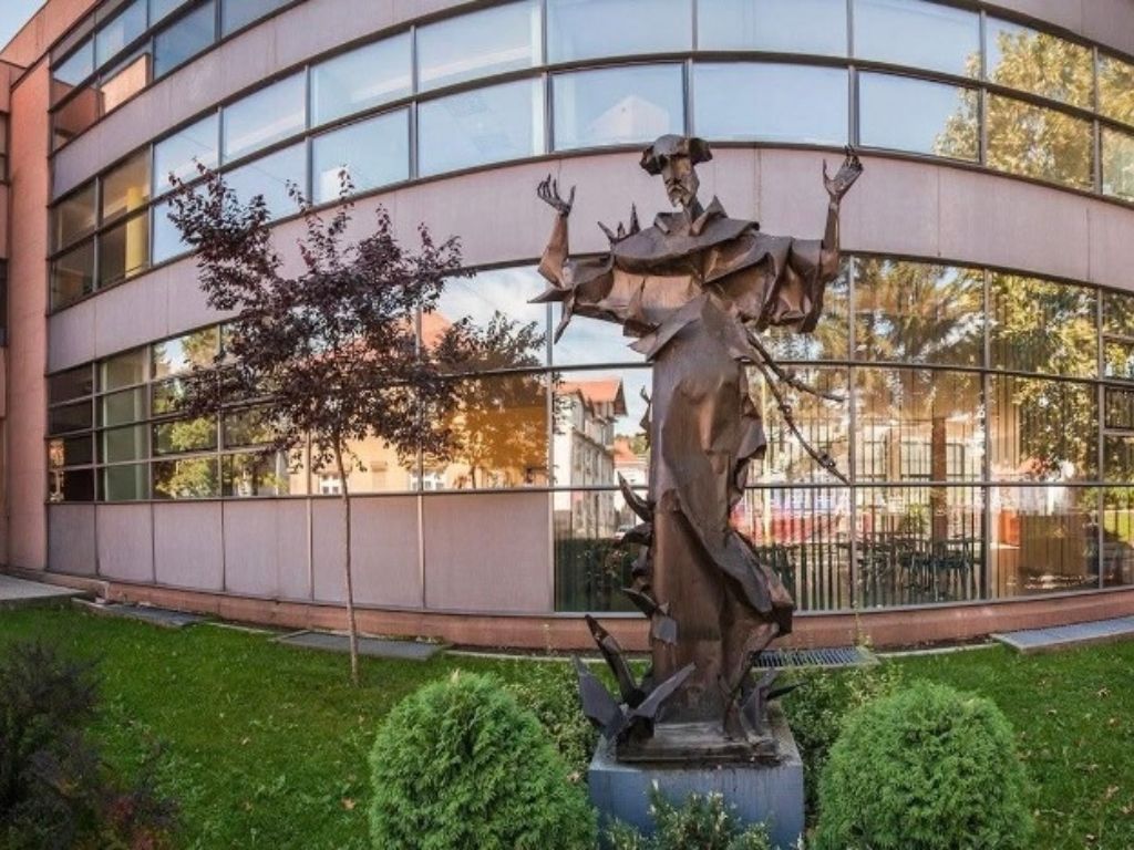 Roditelji OŠ "Sveti Franjo" Tuzla: Prestanite iznositi neistine