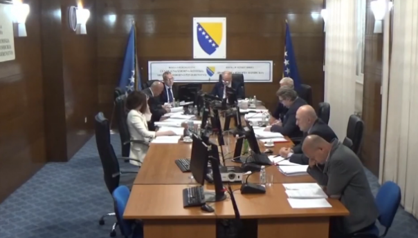 Rok ističe u ponoć, CIK najavio “represivne mjere”