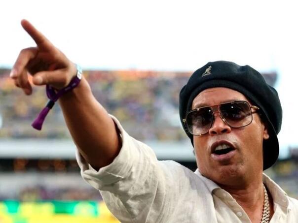 Ronaldinho se vraća iz penzije, stiže u Serie C