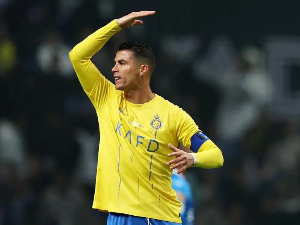 Ronaldo izgubio živce u debaklu Al Nassra, mnogi ga osudili