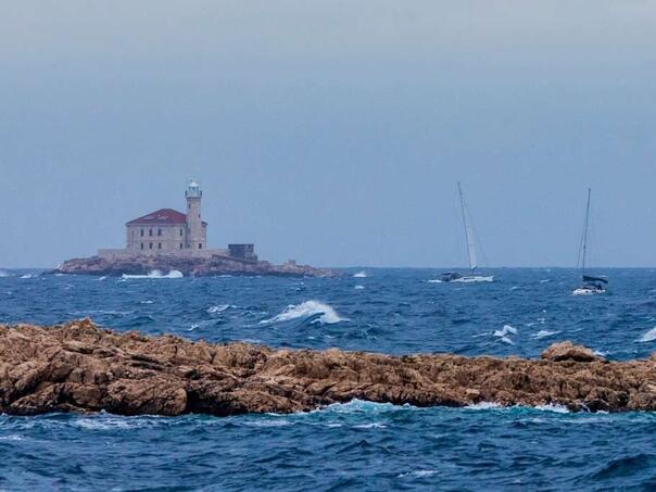 Ronioci pronašli tijelo muškarca kod Paškog mosta