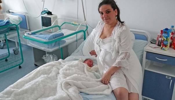 Rotary klub Mostar darovao dvanaest mostarskih porodilja