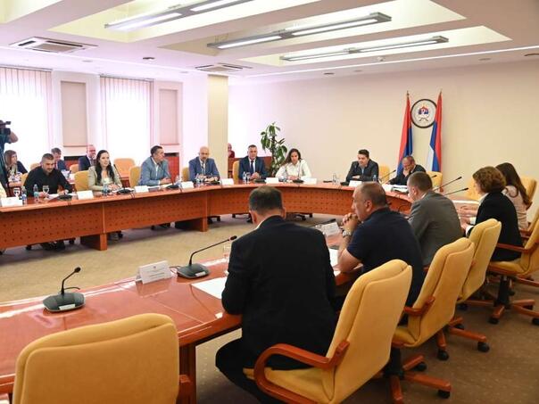RS planira zaduženje kod Saudijskog fonda, milionski krediti za Foču i Banja Luku