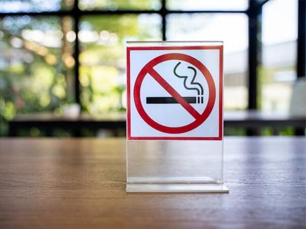 RS usvojila zakon kojim se zabranjuje pušenje u svim zatvorenim objektima