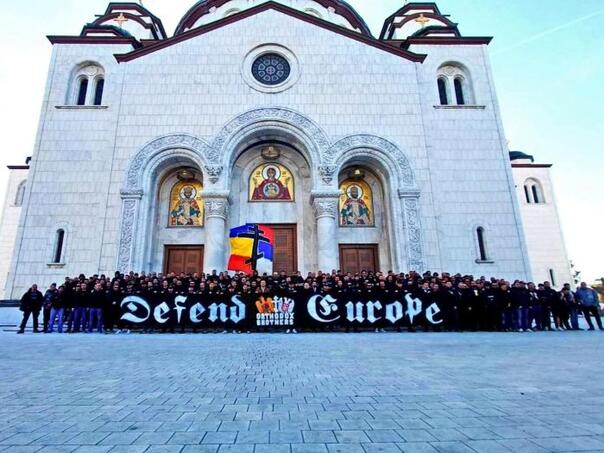 Rumuni pred Zenicu sa srpskim navijačima: "Brane Evropu" iz Beograda