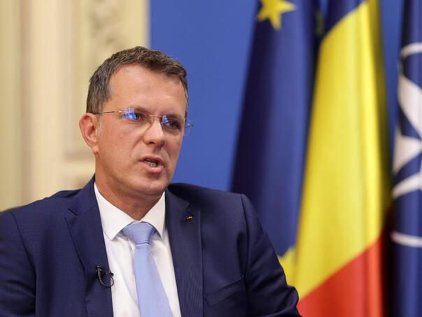 Rumunski ministar odbrane podnosi ostavku jer je lagao o diplomi