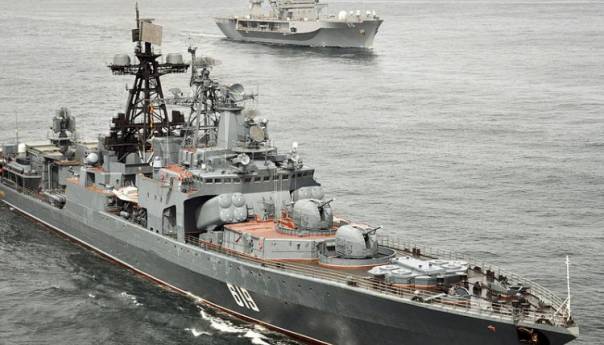 Rusija ispalila hice upozorenja prema britanskom brodu u blizini Krima