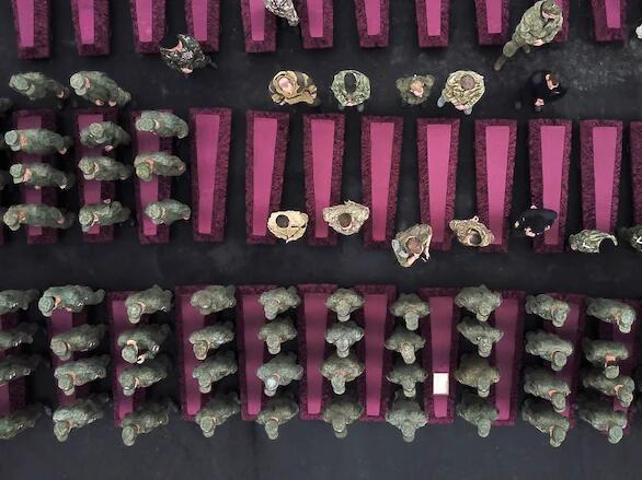 Rusija na Krimu odobrila kartonske kovčege na državnim sahranama