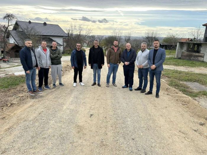 Ružnić posjetio infrastrukturne projekate u Velikoj Kladuši