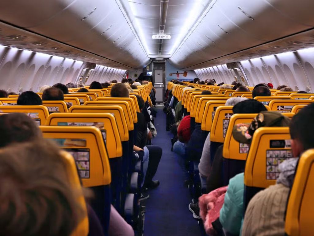 Ryanair prozvao putnike zbog navike u avionu: "Prestanite to raditi!"