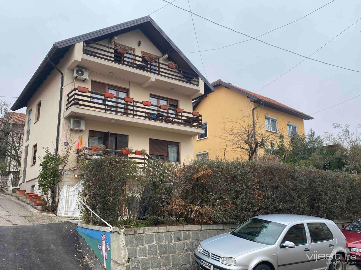 S lica mjesta: Pretres kuće Fatmira Alispahića zbog “povrede privatnosti djeteta”