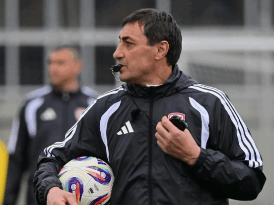 S Makedoncima 29. maja na Koševu, pred put na Mundijal