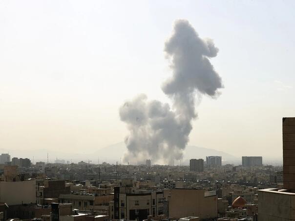 SAD bombarduje Iran: Hormuški moreuz gori, Teheran poručio "oko za oko"