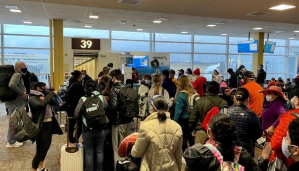 SAD otvara granice s Meksikom i Kanadom za vakcinisane putnike