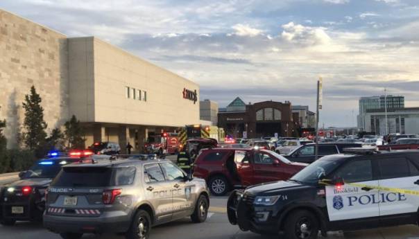 SAD: Pucnjava u tržnom centru, više osoba ranjeno