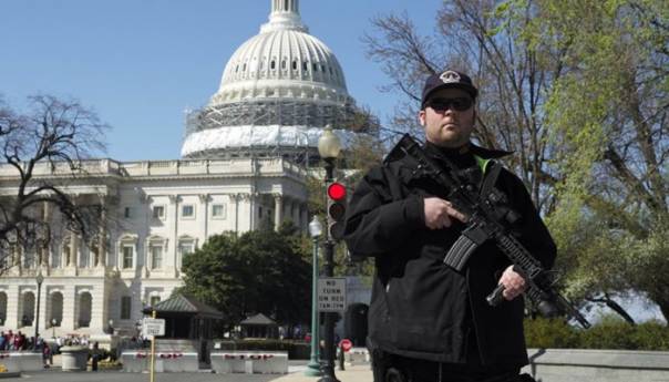 SAD u stanju pripravnosti, prijete oružani napadi pristalica Trumpa