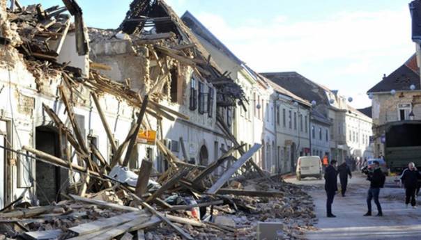Samo 40 posto doniranog novca ide na obnovu kuća nakon potresa