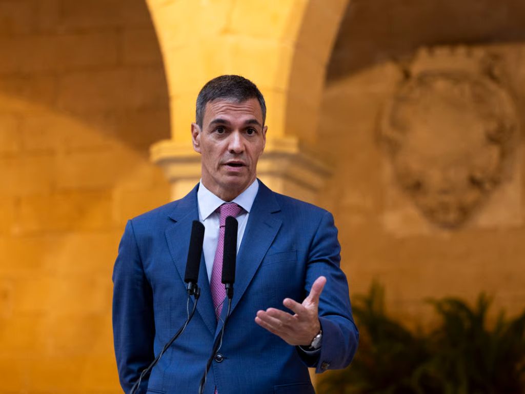Sanchez stigao u Ceutu nakon masovnog ulaska migranata