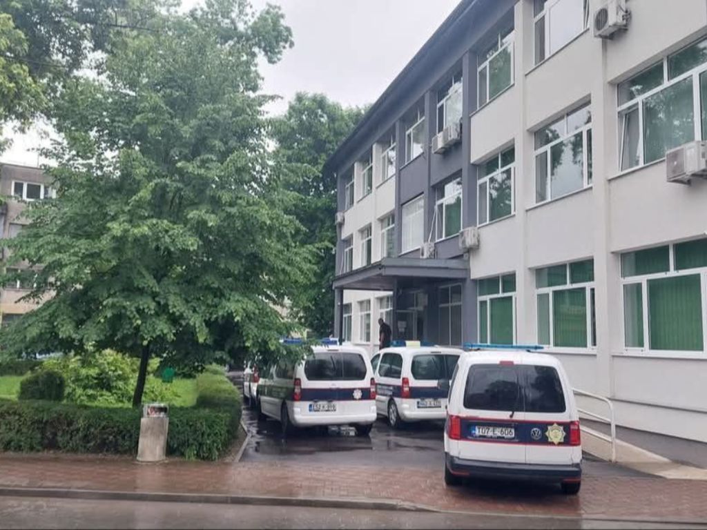 Sanski Most: Psovao pa napao majku, sada ostaje u pritvoru