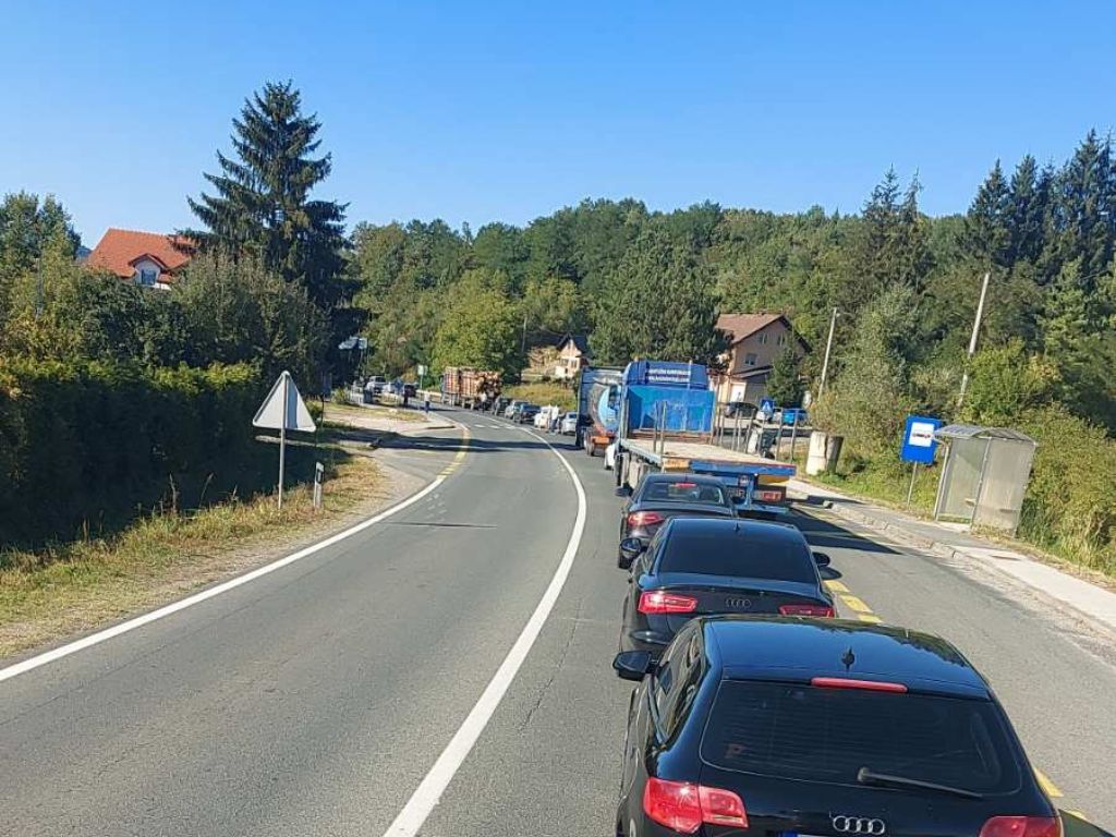 Nakon nesreće četiri vozila, M-17 kod Žepča ponovo prohodan
