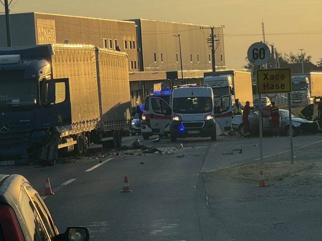 Saobraćaj obustavljen na dionici magistralnog puta Bijeljina-Ugljevik u mjestu Hase