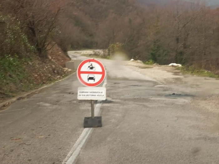 Saobraćaj zatvoren na dionici M-17.5 Jablanica-Blidinje zbog odrona