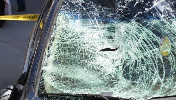 Saobraćajna nesreća u Tuzli: Golfom udario ženu