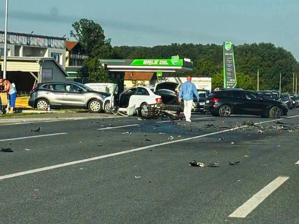 Saobraćajna nezgoda kod Kalesije: Povrijeđene dvije osobe, saobraćaj otežan