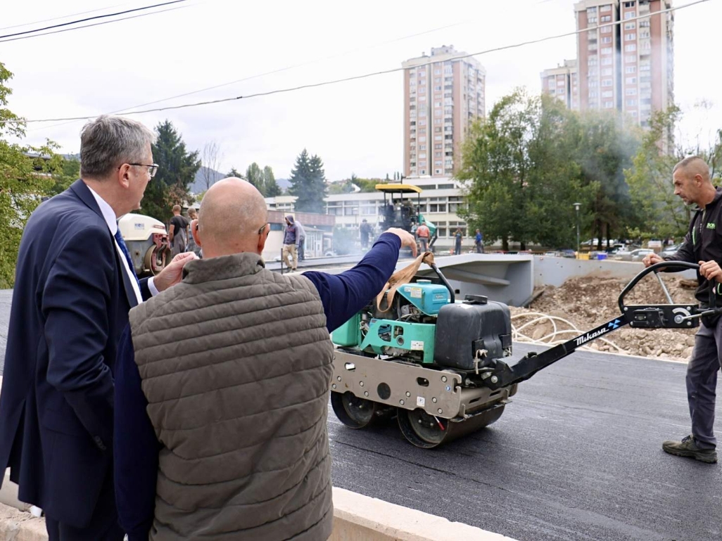 Sarajevo dobija novi most, gradonačelnik obišao završne radove