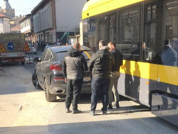 Sarajevo: Sudar automobila i novog tramvaja kod Sebilja