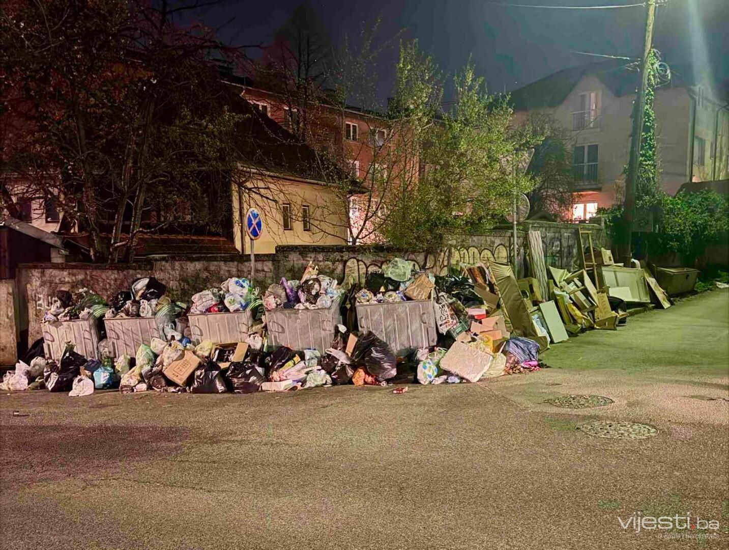 Sarajevo uoči Dana grada zatrpano smećem