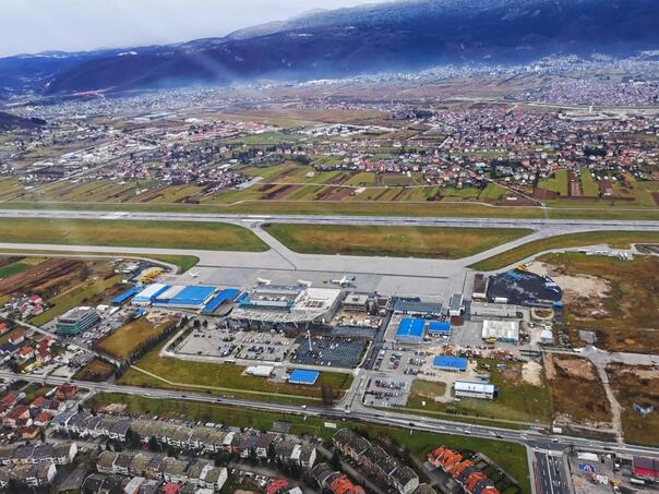 Sarajevski aerodrom: Vidljivost se poboljšava, moguća samo kratka kašnjenja