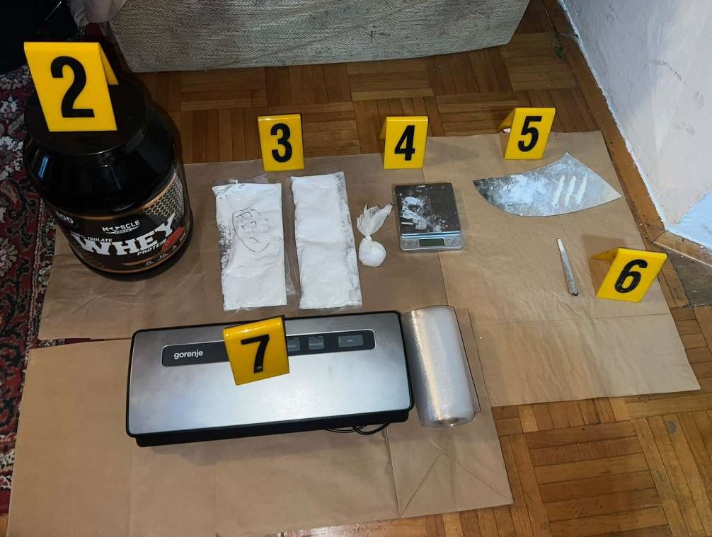 Sarajlija pao zbog droge, pronađena mu i bomba