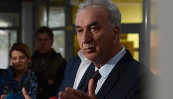 Šarović: Dodik vodi lažnu politiku, BiH je uvela sankcije Rusiji