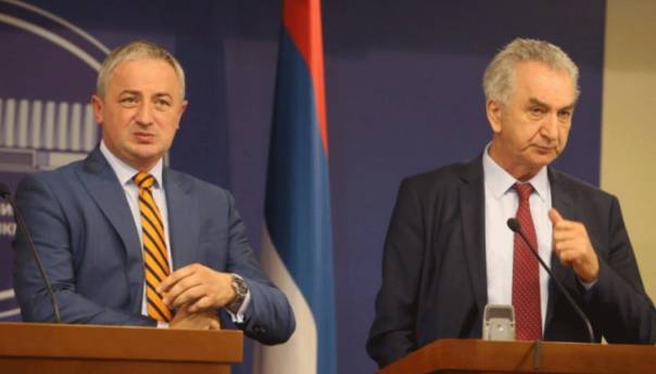 Šarović: Dodikova politika je od RS napravila 'crnu ovcu'