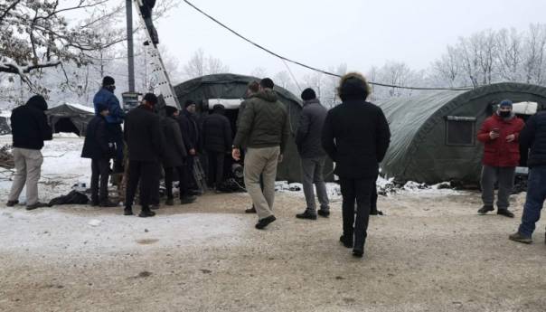 Sattler, Cikotić i ambasadori stigli u obilazak kampa Lipa