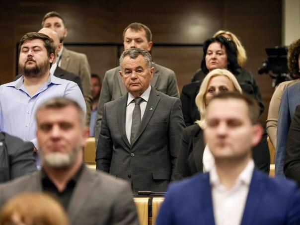 SBiH ostala bez kluba, tri zastupnika formirala novi