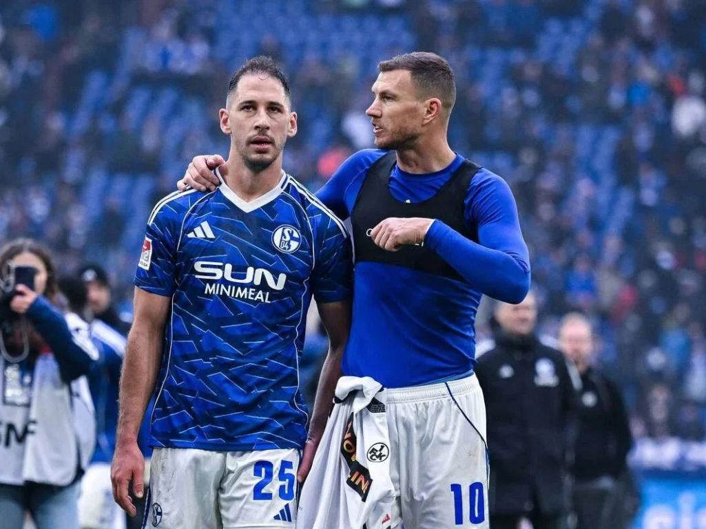 Schalke pobjedom završio sezonu, igrali Džeko i Katić