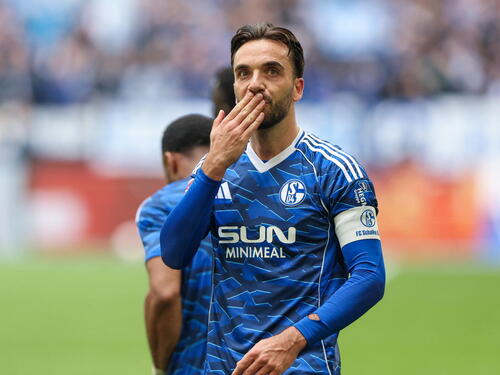 Schalke slavio pred svojim navijačima bez Džeke i Katića