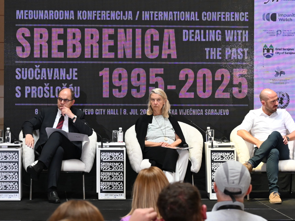 Schmidt na konferenciji o Srebrenici: Moramo štititi dostojanstvo žrtava i graditi demokratsku kulturu